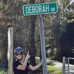 Meet your Posher, Debbie